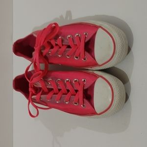 Pink Converse size 7